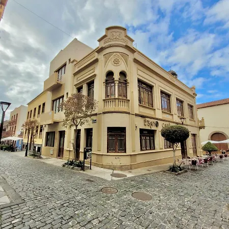 7 Esquivel * Puerto de la Cruz (Tenerife)
